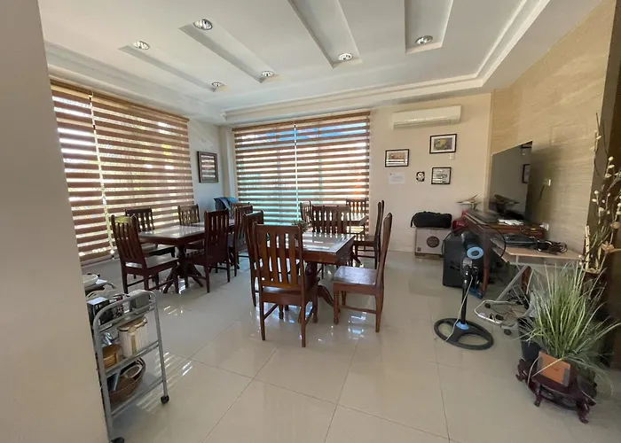 Hotel Seabreeze Powered By Cocotel